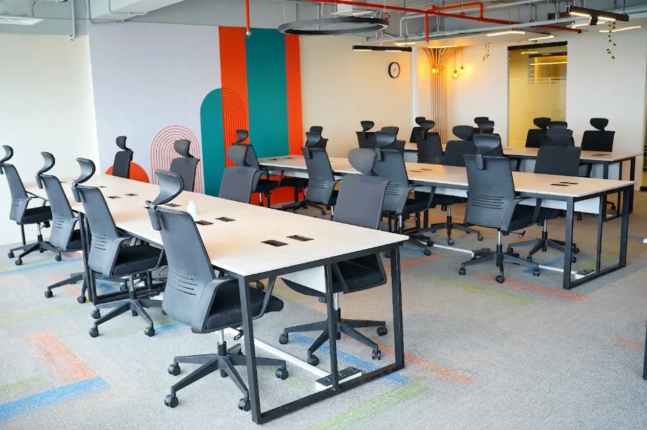 Workspace at SpaceShare Bahria Town Tower